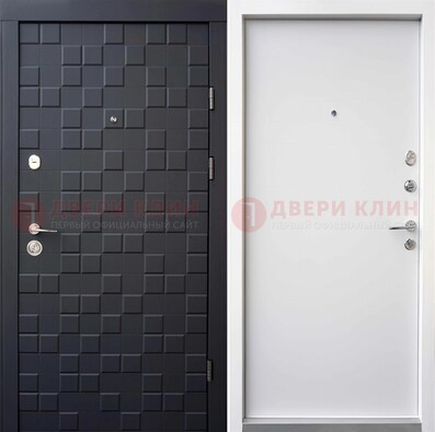 Темная входная дверь с белой МДФ внутри ДМ-222 в Апрелевке