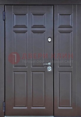 Тёмная двухстворчатая входная дверь для коттеджа с МДФ ДМ-533 в Апрелевке