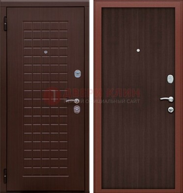 Коричневая металлическая дверь с МДФ ДМ-78 в квартиру в Апрелевке