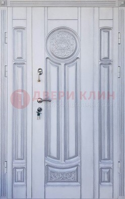 Белая двухстворчатая дверь с массивом дуба ДМД-72 в Апрелевке