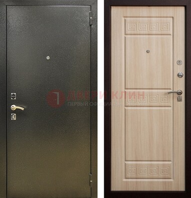 Железная темно-серая дверь с порошковым напылением и МДФ с резьбой ДП-276 в Апрелевке