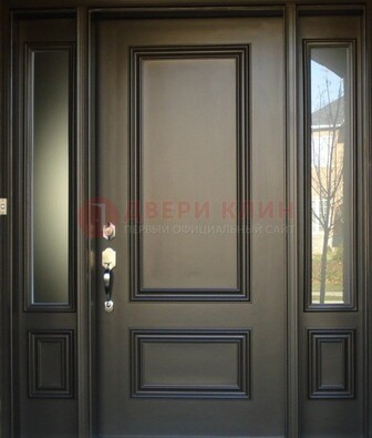 Парадная дверь с отделкой массив ДПР-65 в загородный дом в Апрелевке