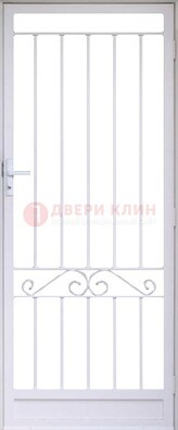 Белая стальная решетчатая дверь с волютами ДР-30 в Апрелевке