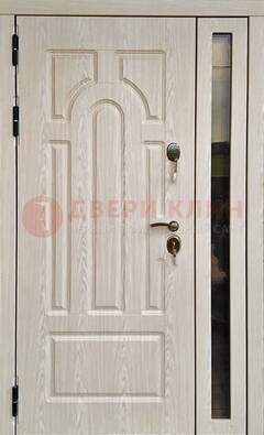 Белая металлическая дверь со стеклом ДС-68 в Апрелевке