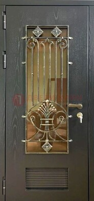 Одностворчатая железная дверь со стеклом и ковкой для дома ДСК-101 в Апрелевке