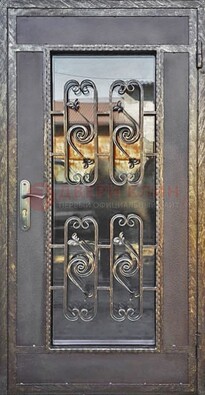 Коричневая наружная дверь порошок со стеклом и ковкой ДСК-160 в Апрелевке