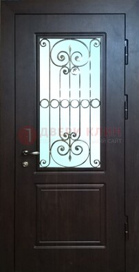 Железная дверь со стеклом и ковкой ДСК-65 для общественных зданий в Апрелевке