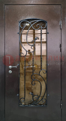 Металлическая дверь со стеклом и ковкой ДСК-95 для магазина в Апрелевке